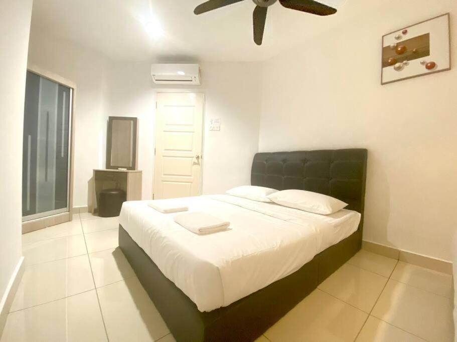 Mansion One Suites - Seaview Modern 2 Bedroom Suites George Town Kültér fotó