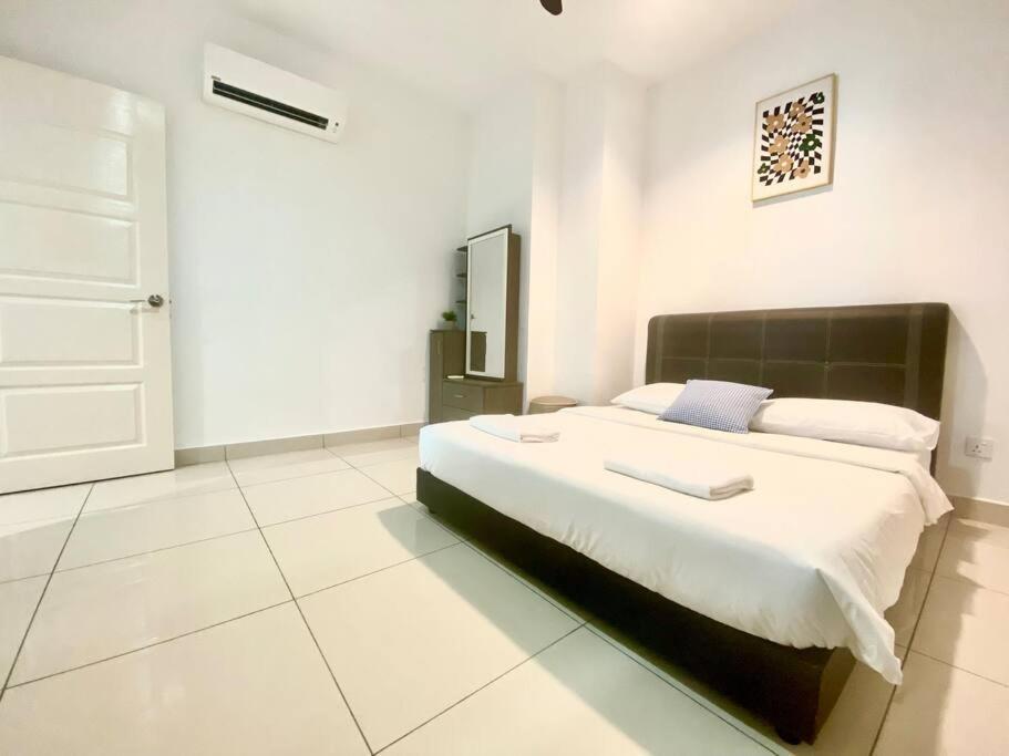 Mansion One Suites - Seaview Modern 2 Bedroom Suites George Town Kültér fotó