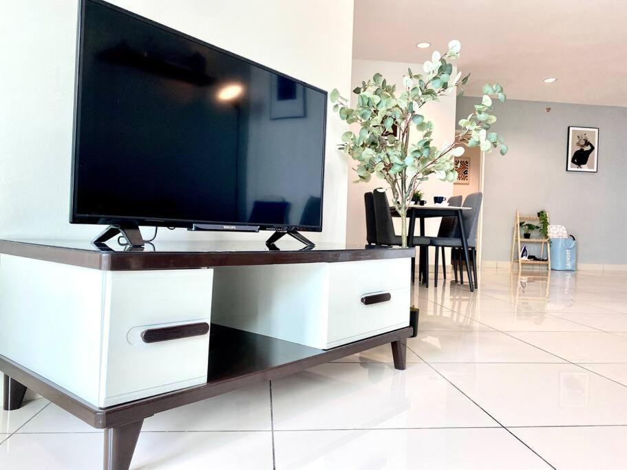 Mansion One Suites - Seaview Modern 2 Bedroom Suites George Town Kültér fotó